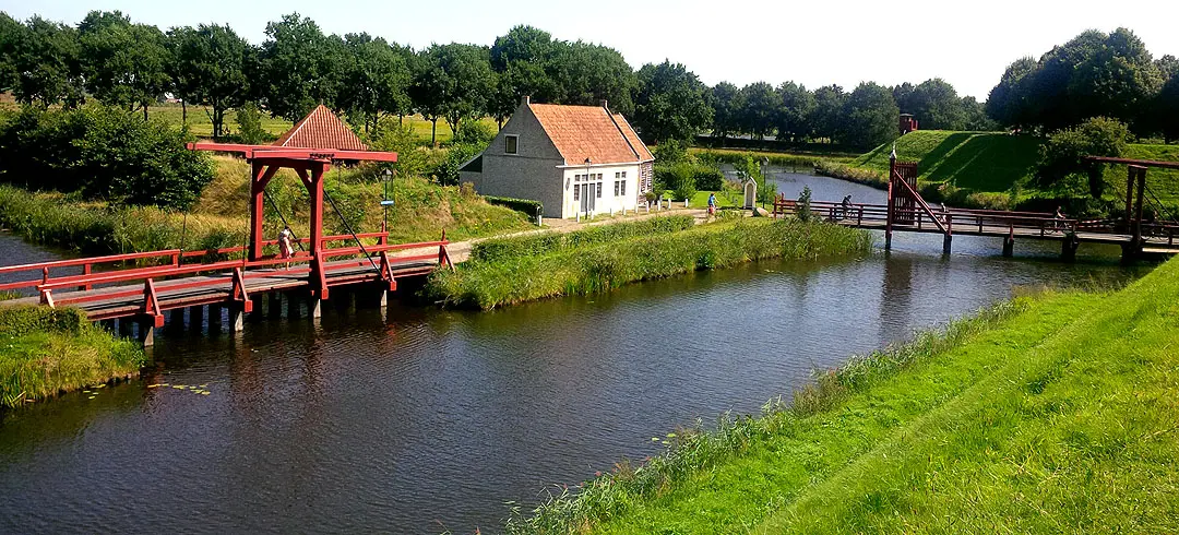 sehenswuerdigkeiten-groningen-reisetipps-niederlande-holland-bourtange-brueckenwaechterhaus-titel