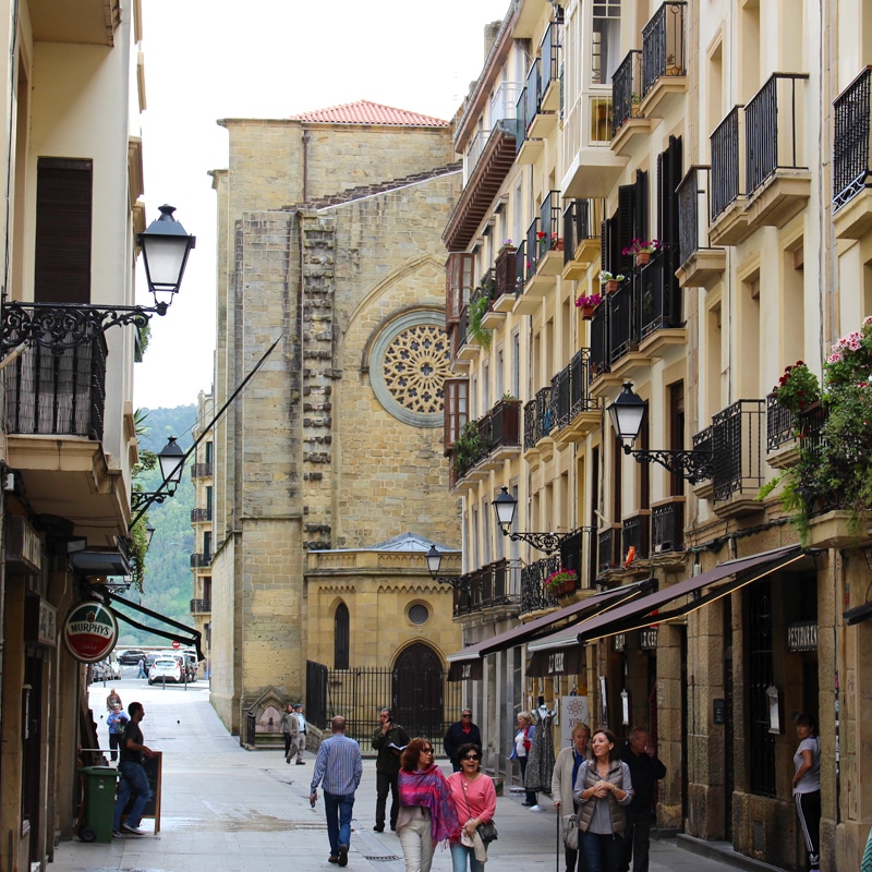 sehenswuerdigkeiten-san-sebastian-baskenland-reisetipps-spanien-altstadt-gassen