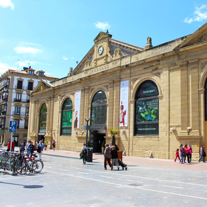 sehenswuerdigkeiten-san-sebastian-baskenland-reisetipps-spanien-altstadt-mercado-la-bretxa