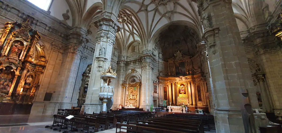 san-sebastian-sehenswuerdigkeiten-Basilica-de-Santa-Maria-del-Coro-innen