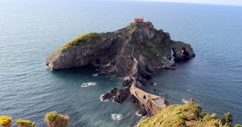 Reisetipp Spanien: Kirche San Juan de Gaztelugatxe sehenswuerdigkeiten-Biskaya-costa-vasca-reisetipps-baskenland-reisetipps-spanien-Gaztelugatxe-titel-1