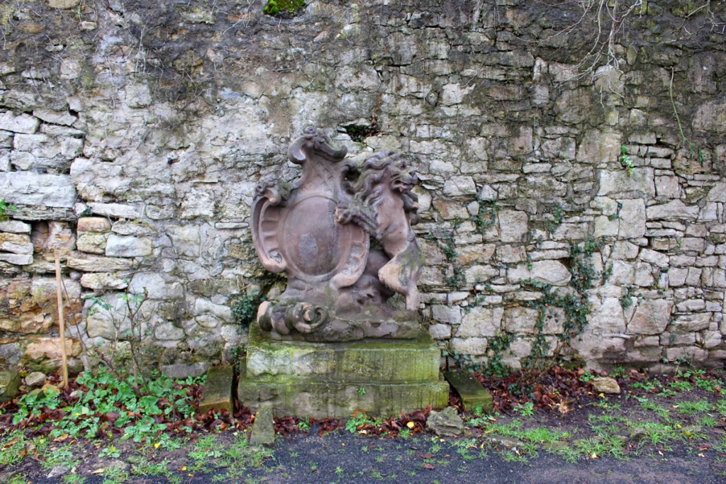 Weihnachtsmarkt-auf-der-creuzburg-reisetipp-thueringen-reisetipp-deutschland-park-skulptur