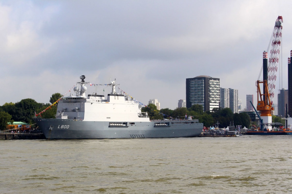 sehenswuerdigkeiten-rotterdam-suedholland-reisetipps-niederlande-reiseblog-hafenrundfahrt-welthafentage-schiff