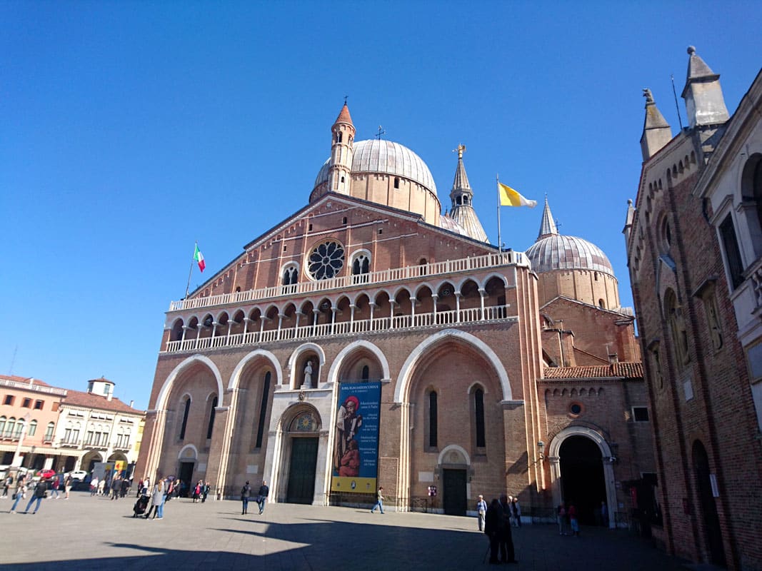 ein-tag-in-padua-Basilika-Heiligen-Antonius-portal