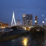 sehenswuerdigkeiten-rotterdam-reisetipps-suedholland-reisetipps-niederlande-erasmusbruecke-strasse