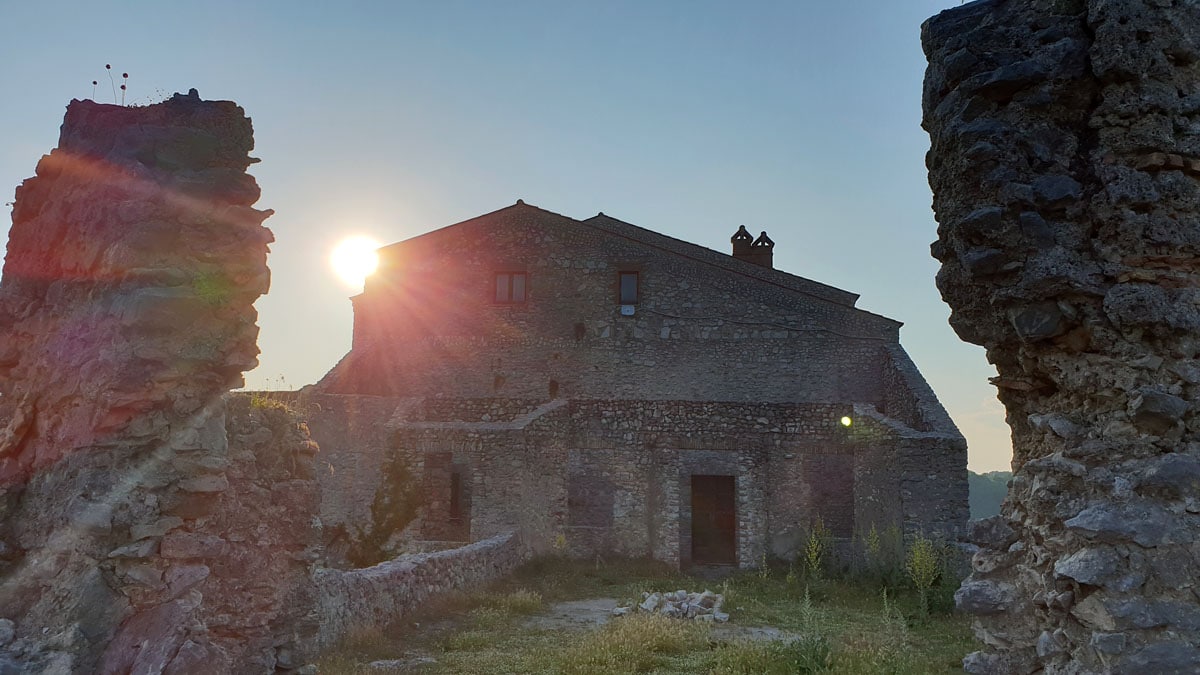 Castel-di-tora-reisetipps-latium-reisetipps-italien-antuni-sonnenuntergang