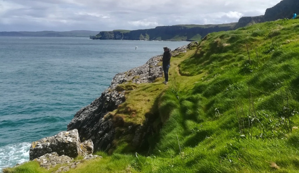 sehenswuerdigkeiten-an-der-kueste-reisetipps-nordirland-reisetipps-irland-carrick-a-rede-haengebruecke-nicolos-reiseblog