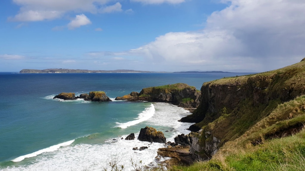 sehenswuerdigkeiten-an-der-kueste-reisetipps-nordirland-reisetipps-irland-carrick-a-rede-insel