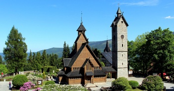 Stabkirche Wangeine ungewöhnliche Kirche in Niederschlesien Reisetipp-Polen-Reisetipp-Niederschlesien-Stabkirche-Wang-Titel