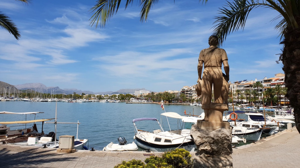 sehenswuerdigkeiten-alcudia-reisetipps-mallorca-reisetipps-balearen-reisetipps-spanien-Port-Alcudia-yachten