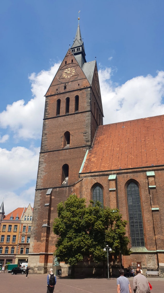 sehenswuerdigkeiten-hannover-reisetipps-niedersachsen-reisetipps-deutschland-marktkirche-aussen