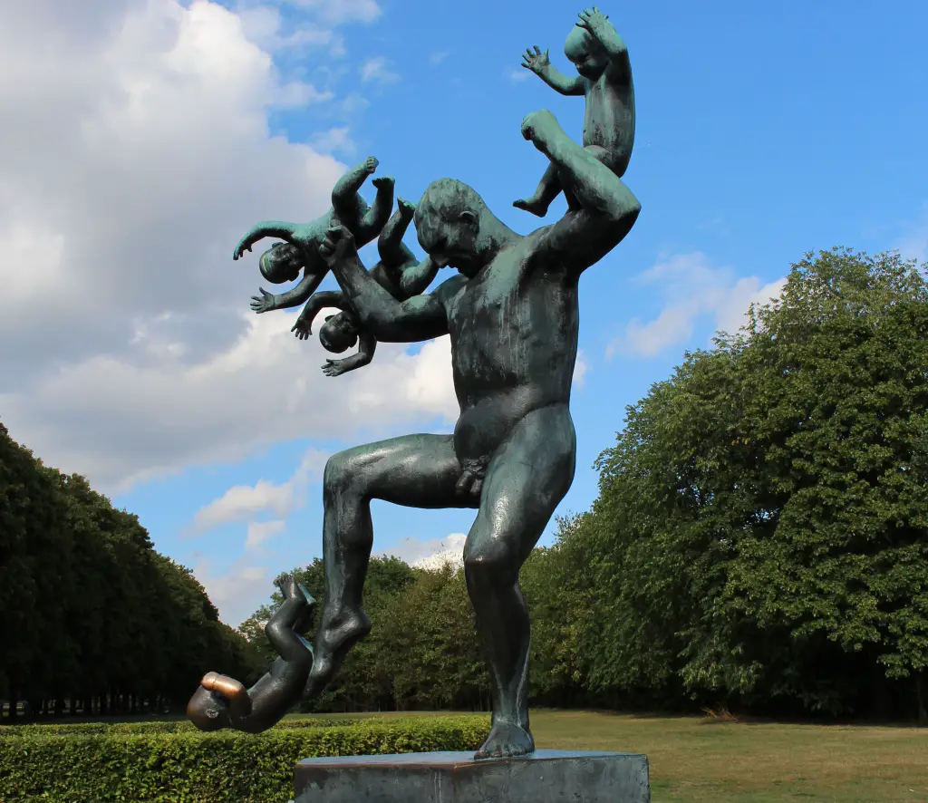 Was-muss-man-in-Oslo-gesehen-haben-Frognerpark-Vigeland-Skulpturenpark-skulptur