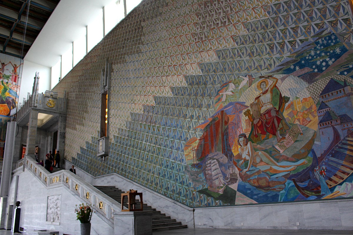 Was-muss-man-in-Oslo-gesehen-haben-rathaus-saal