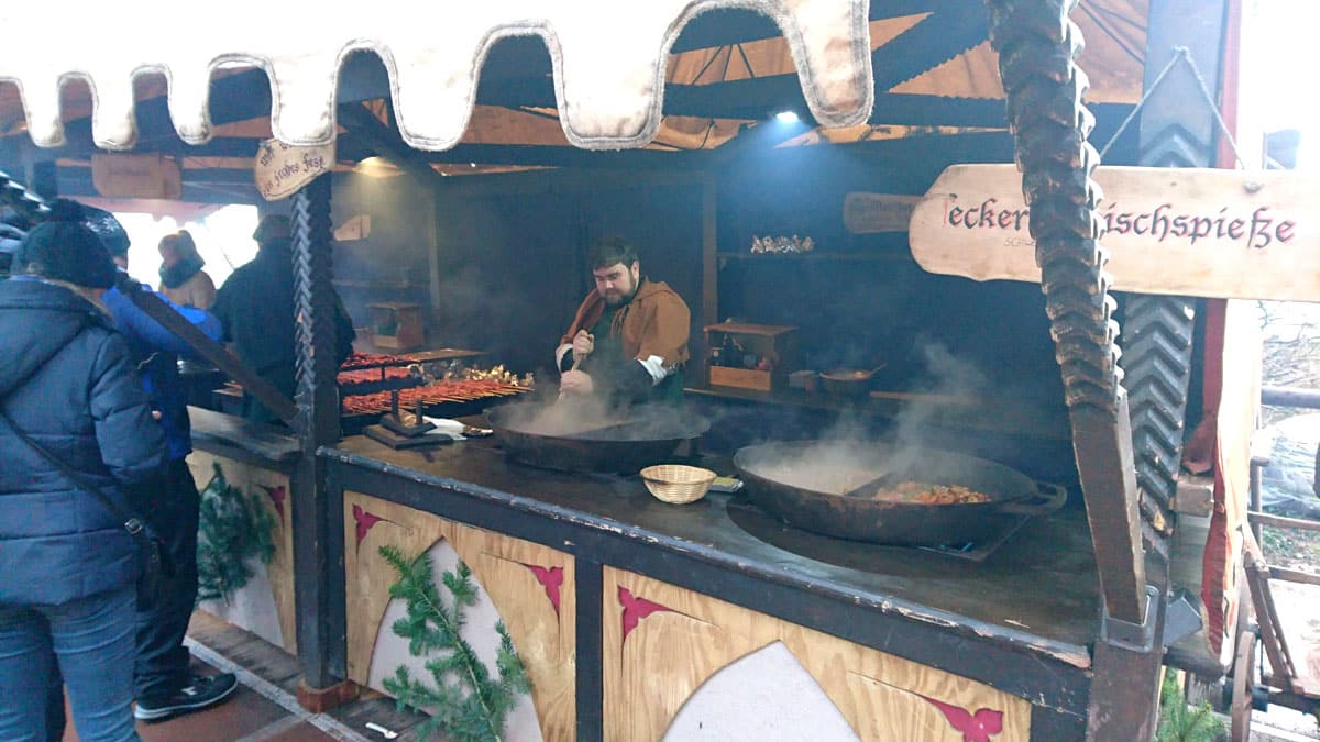 Weihnachtsmarkt-Wartburg-Eisenach-Essensbude