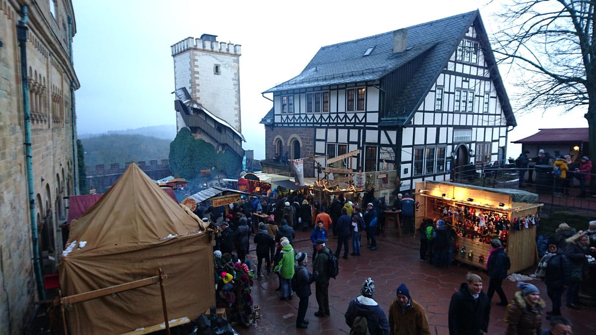 Weihnachtsmarkt-Wartburg-Eisenach-Hof