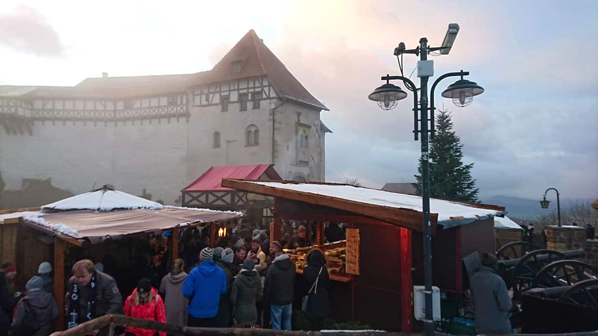 Weihnachtsmarkt-Wartburg-Eisenach-aussenbereich-burg