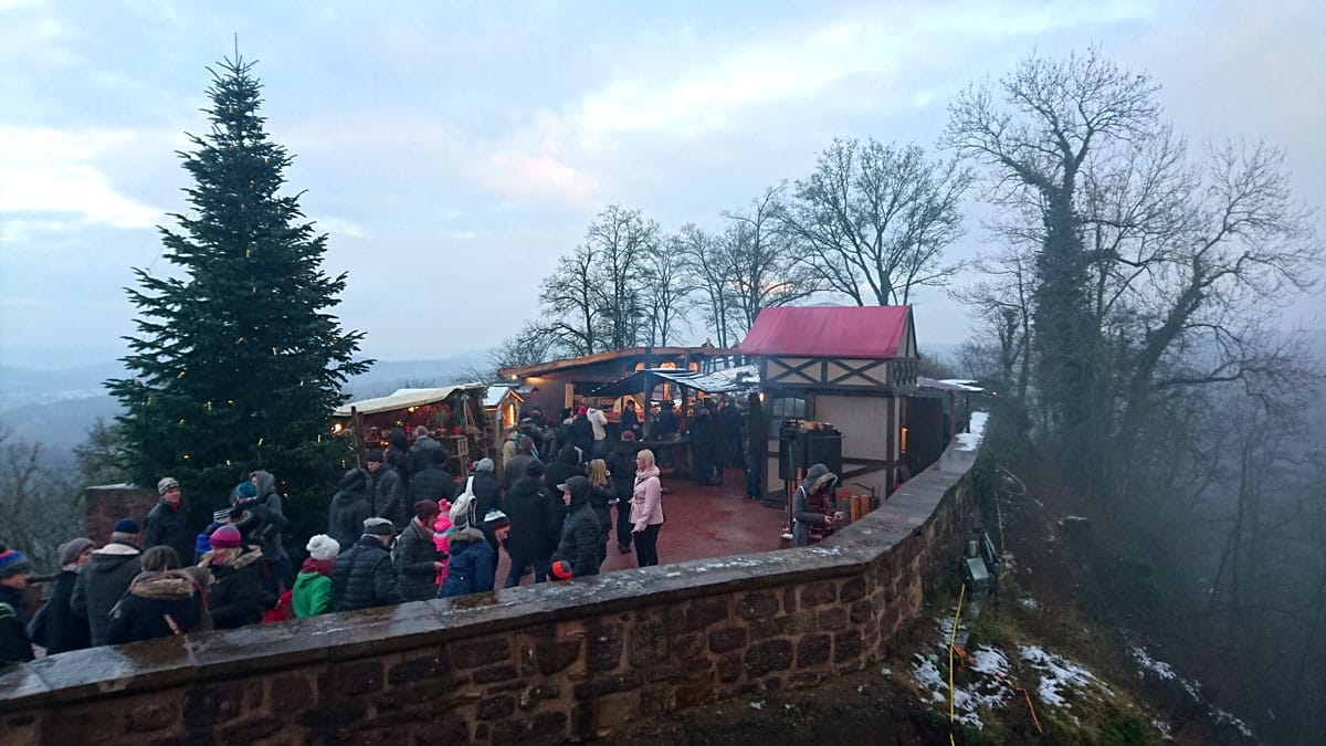 Weihnachtsmarkt-Wartburg-Eisenach-aussenbereich