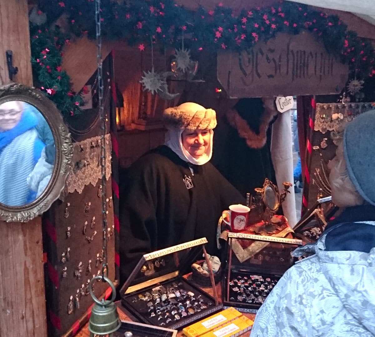 Weihnachtsmarkt-Wartburg-Eisenach-geschenkbude