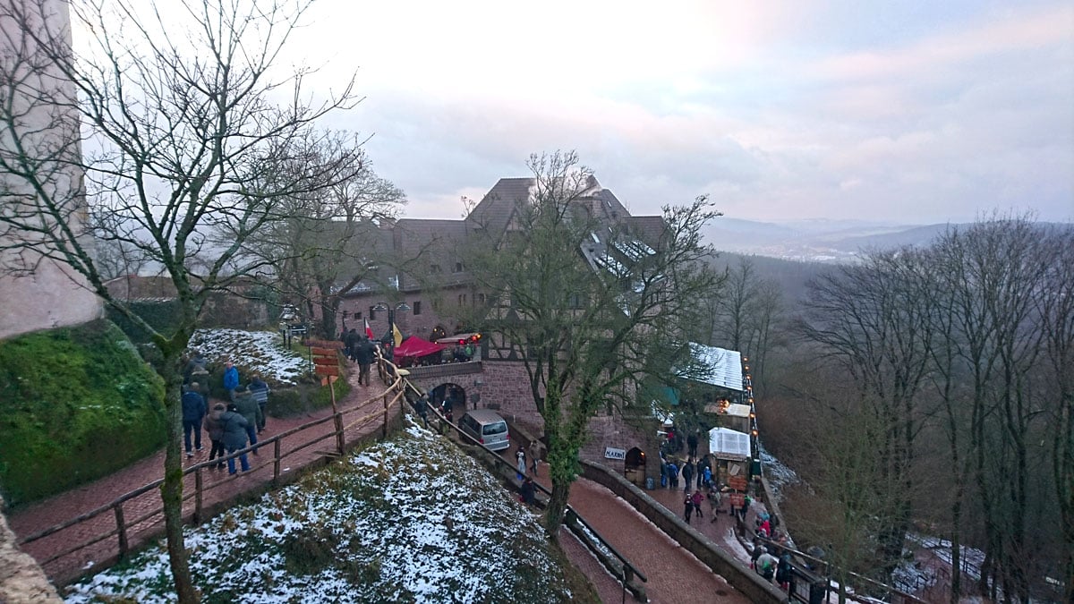 Weihnachtsmarkt-Wartburg-Eisenach-treppen-hotel