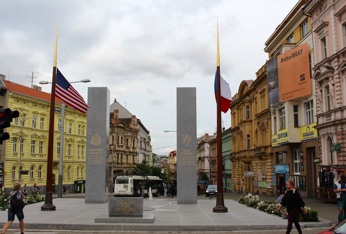 tipps-pilsen-staedtetrip-Thank-You-America-Memorial