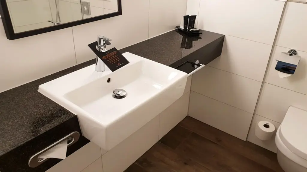 reisetipps-zwolle-staedtetrip-Bilderberg-Grand-Hotel-Wientjes-badezimmer