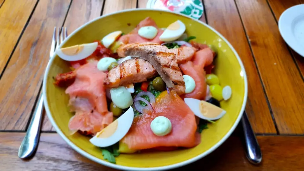tipps-zwolle-staedtetrip-altstadt-hotel-bilderberg-salat-fisch