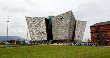 Titanic Belfast – Reisetipp für Deinen Städtetrip Belfast titanic-experience-reisetipp-belfast-reisetipp-nordirland-titel