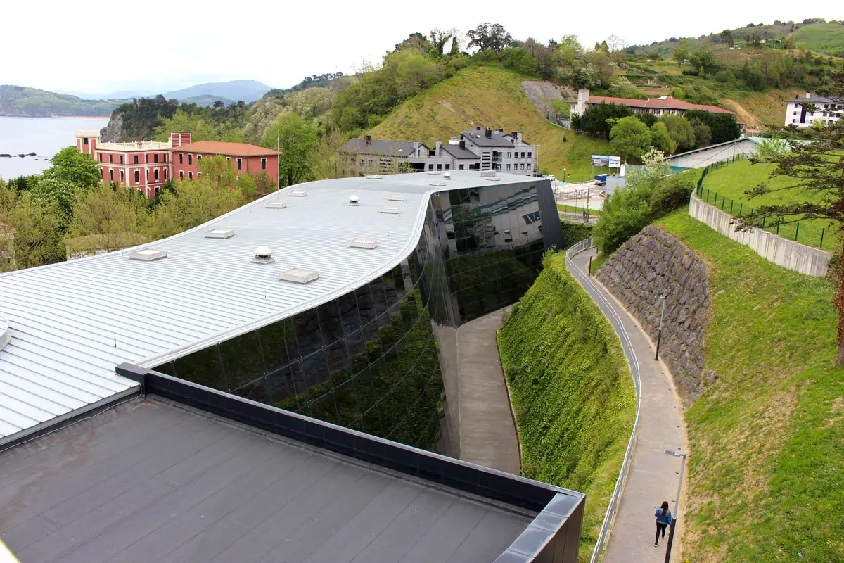 Cristobal-Balenciaga-Museum-reisetipps-baskenland-reisetipps-spanien-oben