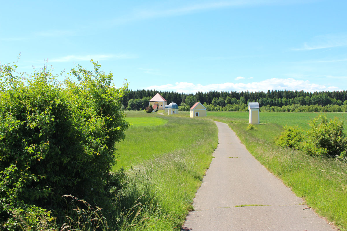 klooster-gruessau-kalvarienhuegel-travel-tips-niederschlesien-travel-poland "width =" 1200 "height =" 800 "data-wp-pid =" 10245 "srcset =" https://www.nicolos-reiseblog.de/wp- inhoud / uploads / 2019/04 / klooster-gruessau-kalvarienhuegel-travel-tips-niederschlesien-travel-tips-polen.jpg 1200w, https://www.nicolos-reiseblog.de/wp-content/uploads/2019/04/kloster-gruessau -kalvarienhuegel-travel-tips-niederschlesien-travel-polen-300x200.jpg 300w, https://www.nicolos-reiseblog.de/wp-content/uploads/2019/04/kloster-gruessau-kalvarienhuegel-reisetipps-niederschlesien-reisetipps- polen-1024x683.jpg 1024w, https://www.nicolos-reiseblog.de/wp-content/uploads/2019/04/kloster-gruessau-kalvarienhuegel-reisetipps-niederschlesien-reisetipps-polen-50x33.jpg 50w, https: //www.nicolos-reiseblog.de/wp-content/uploads/2019/04/kloster-gruessau-kalvarienhuegel-reisetipps-niederschlesien-reisetipps-polen-800x533.jpg 800w "sizes =" (max-width: 1200px) 100vw , 1200 px "/></p></noscript>
</pre>
</div>

<nav class=