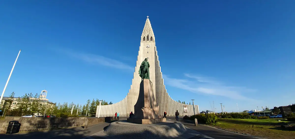 Hallgrims Kerk-outlook-wat-moet-zijn-in-reykjavik-have-gezien-Nicolo-travel blog