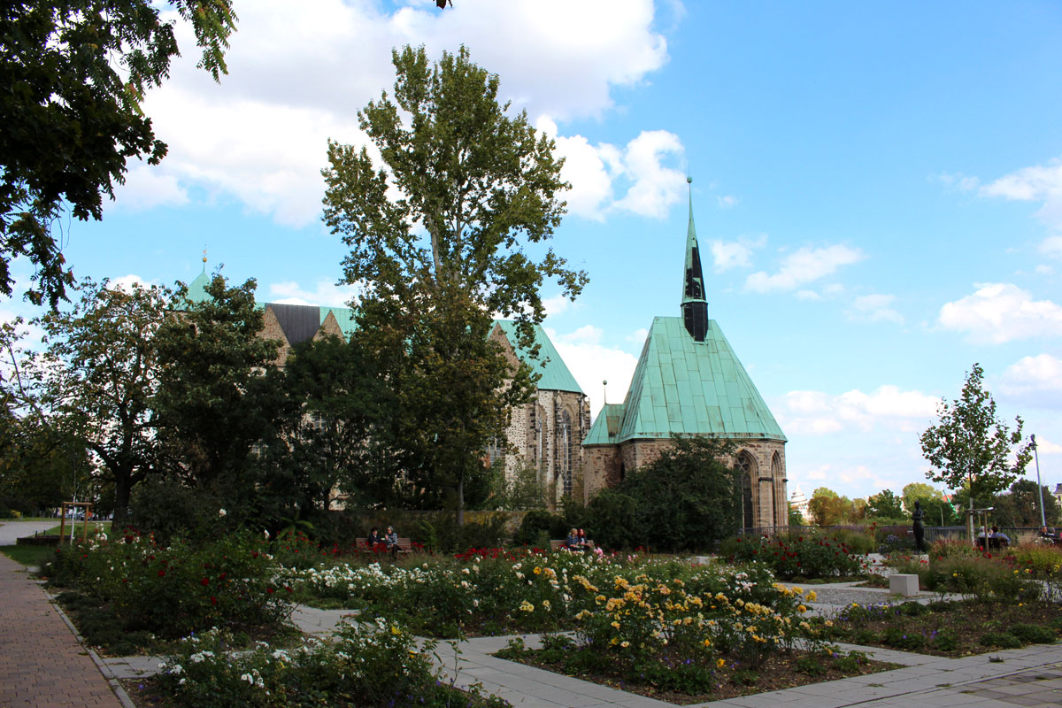 rosengarten-Magdalenenkapelle-magdeburg