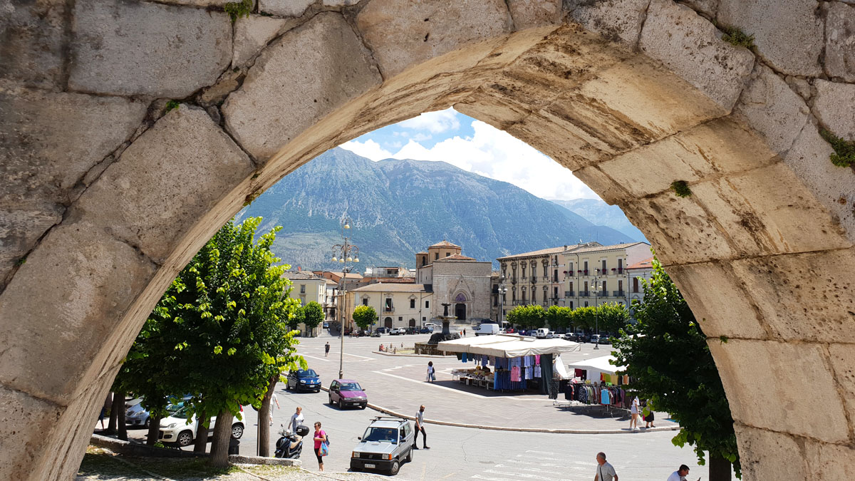 sehenswuerdigkeiten-sulmona-Piazza-Giuseppe-Garibaldi