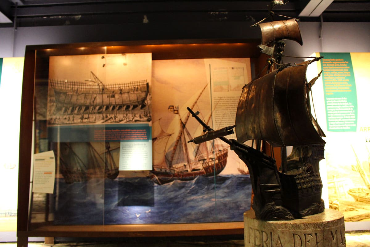 wanderung-monte-urgull-san-sebastian-museum-schiff