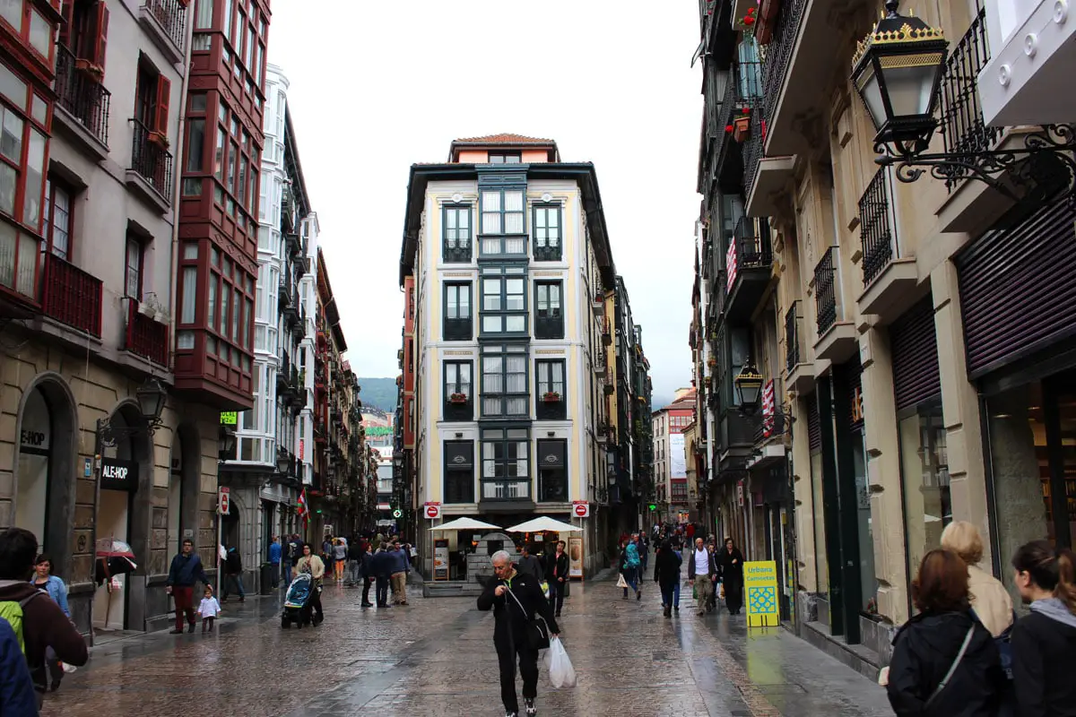 Was-muss-man-sehen-Bilbao-altstadt-Casco-Viejo-strassen