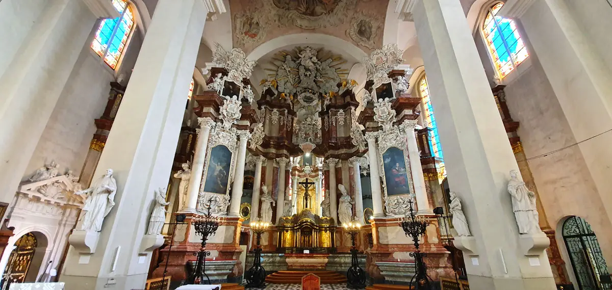 Was-in-Vilnius-sehen-Kathedrale-St-Johanniskirche-altar