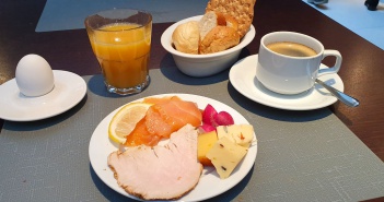 hotel-riga-tallink-hotel-breakfast "srcset =" https://www.nicolos-reiseblog.de/wp-content/uploads/2019/10/hotel-riga-tallink-hotel-fruehstueck-351x185.jpg 351w, https://www.nicolos-reiseblog.de/wp-content/uploads/2019/10/hotel-riga-tallink-hotel-fruehstueck-600x315.jpg 600w "sizes =" (max-width: 351px) 100vw, 351px "data-wp-pid =" 11421 "nopin =" nopin "/></dt></noscript>
</dl>
<p><br style=