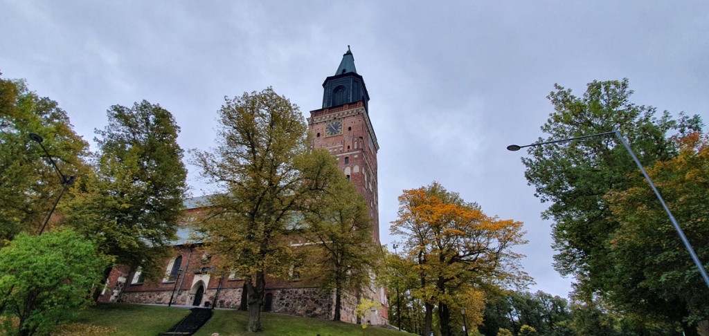 was-muss-man-in-turku-gesehen-haben-dom-aussen