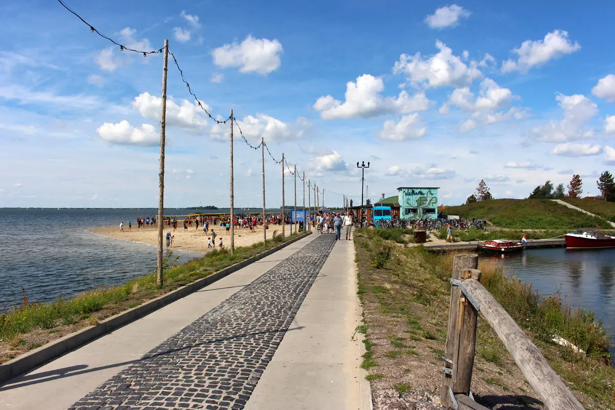 Holland-rundreise-hansestaedte-haderwijk-beach-island-walhalla
