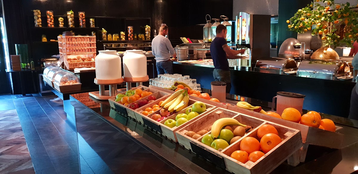 Holland-rundreise-hansestaedte-haderwijk-Van-der-Valk-Hotel-fruehstueck-obst