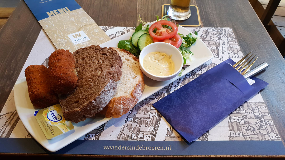 Holland-rundreise-hansestaedte-zwolle-waanders-in-de-broeren-cafe-lunch