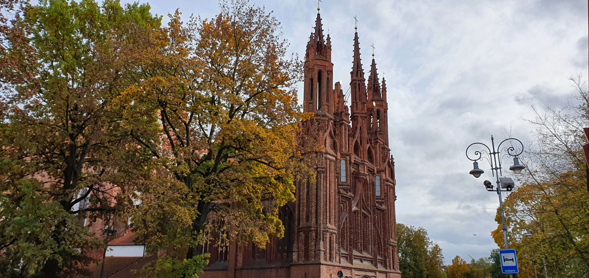 Ostsee-Rundreise-vilnius-St-Annes-Church