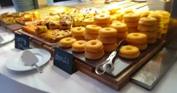 Riga-Hotel-Tipp-Tallink-Hotel-Riga-fruehstueck-donuts