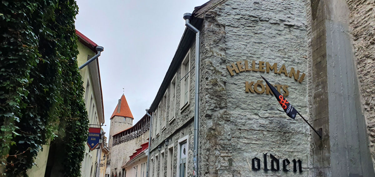 Tallinn-bezienswaardigheden-hellemann-toren "width =" 1200 "height =" 568 "srcset =" https://www.nicolos-reiseblog.de/wp-content/uploads/2019/12/Tallinn-sehenswuerdigkeits-hellemann-turm .jpg 1200w, https://www.nicolos-reiseblog.de/wp-content/uploads/2019/12/Tallinn-sehenswuerdigkeits-hellemann-turm-300x142.jpg 300w, https://www.nicolos-reiseblog.de /wp-content/uploads/2019/12/Tallinn-sehenswuerdigkeits-hellemann-turm-1024x485.jpg 1024w "sizes =" (max-breedte: 1200px) 100vw, 1200px "/>

<p id=