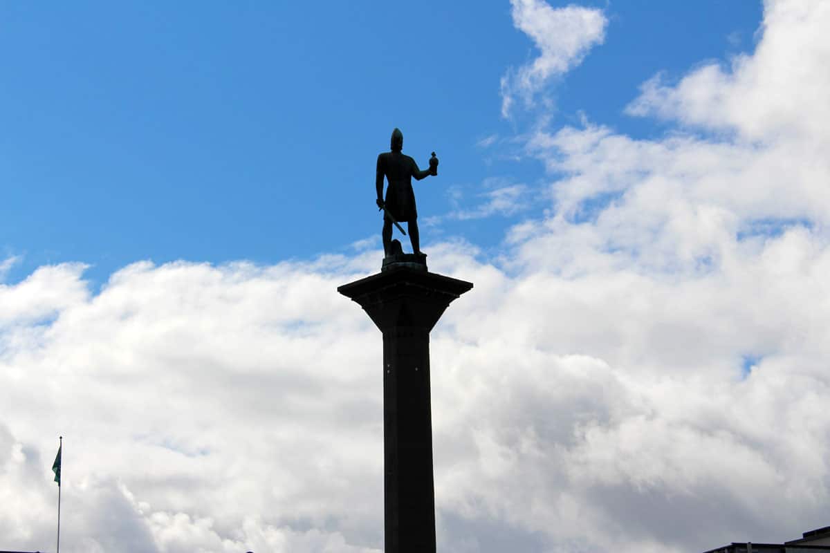 staedtetrip-trondheim-reisetipps-wochenende-marktplatz-olav-statue