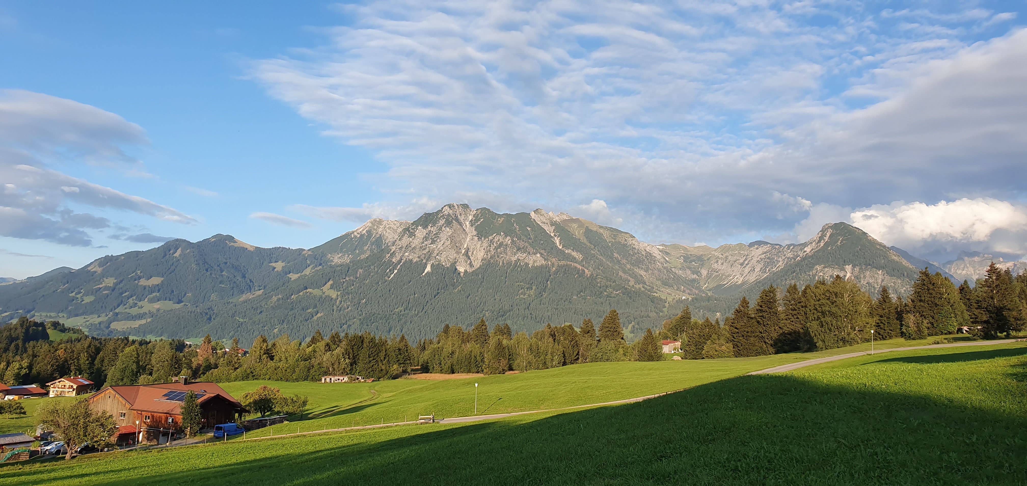 Hotel-Oberstorf-wanderung-ausblick