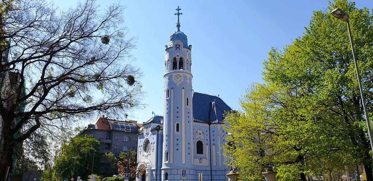 bratislava-sehenswuerdigkeiten-blaue-kirche