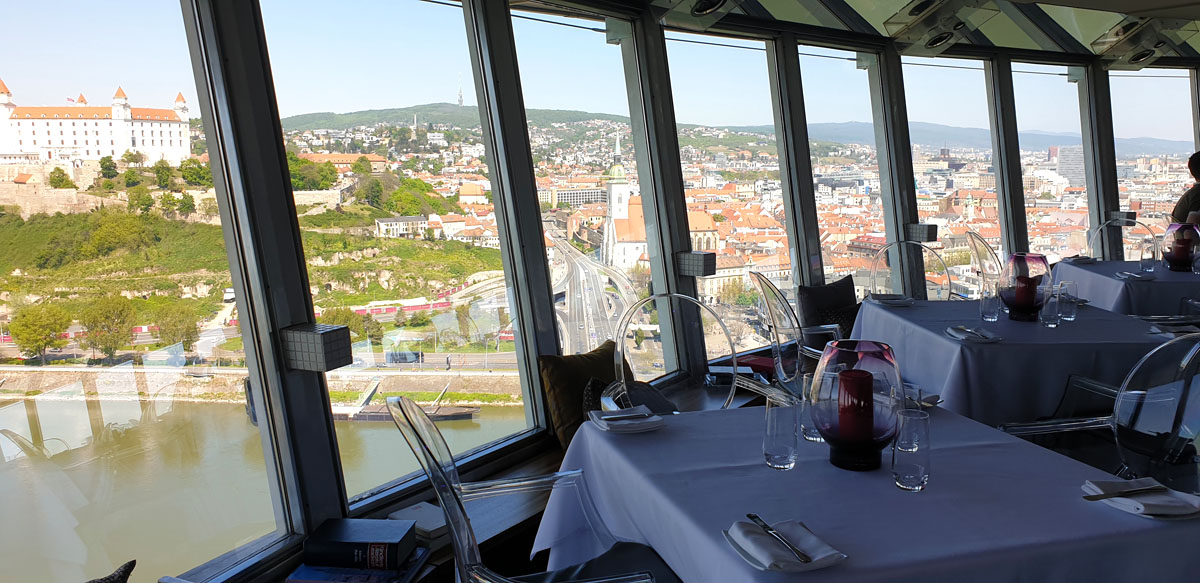 bratislava-sehenswuerdigkeiten-ufo-observation-deck-restaurant