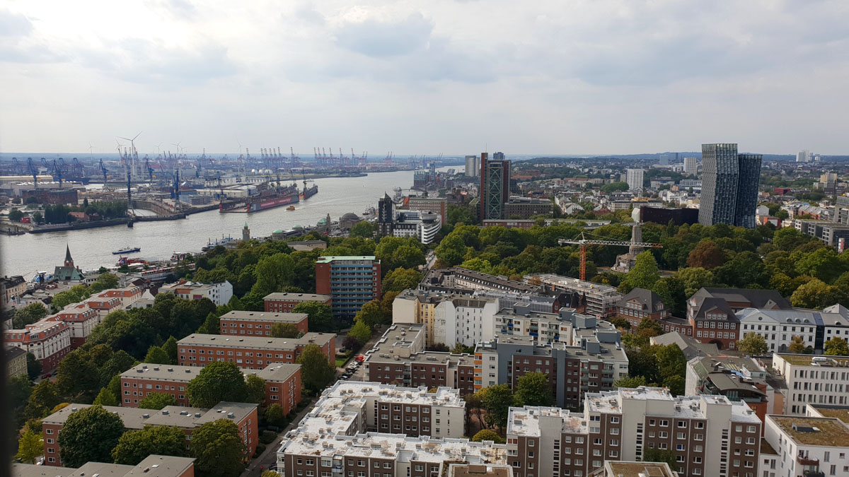 Ein-Tag-in-Hamburg-michel-aussicht