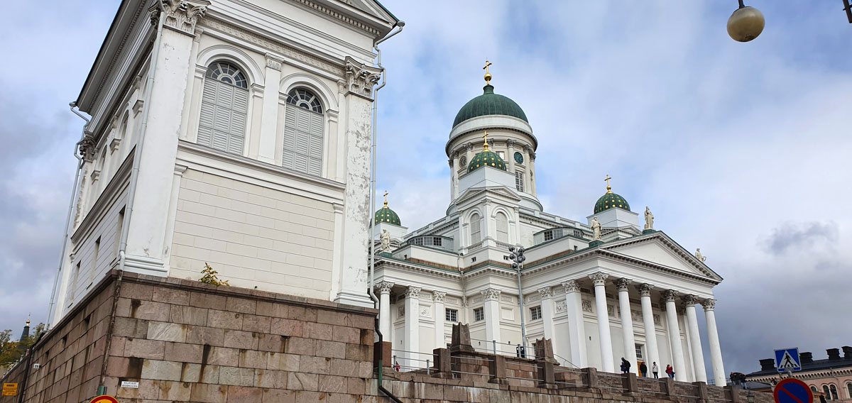 helsinki-sehenswuerdigkeiten-dom-perspektive