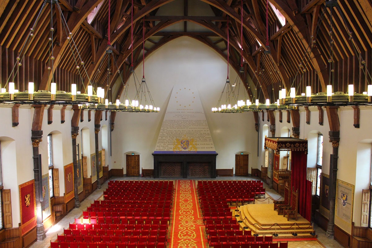 Den_Haag_sehenswuerdigkeiten_binnenhof_ridderzaal